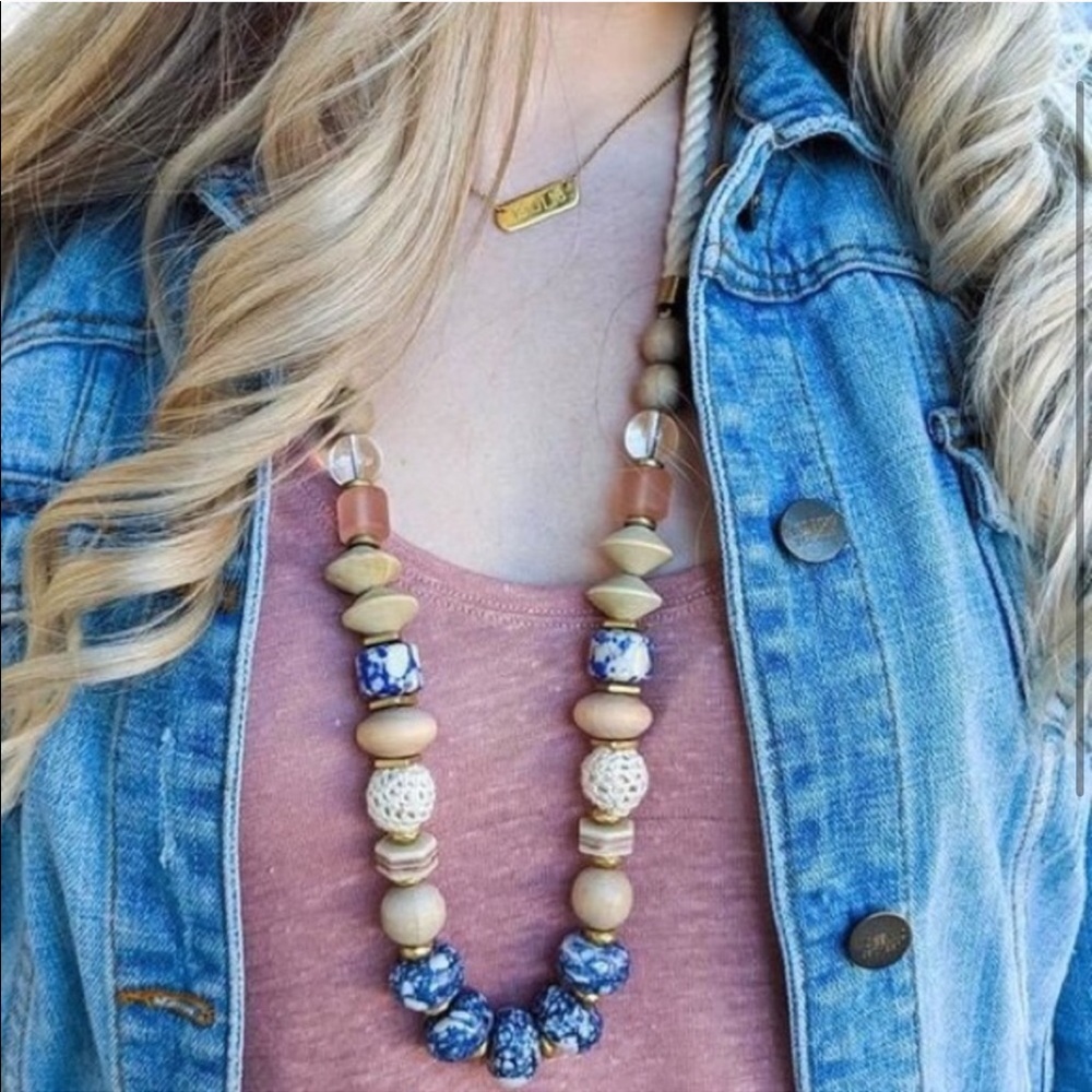 :: Stella & Dot Abriana Necklace - Picture 6 of 7